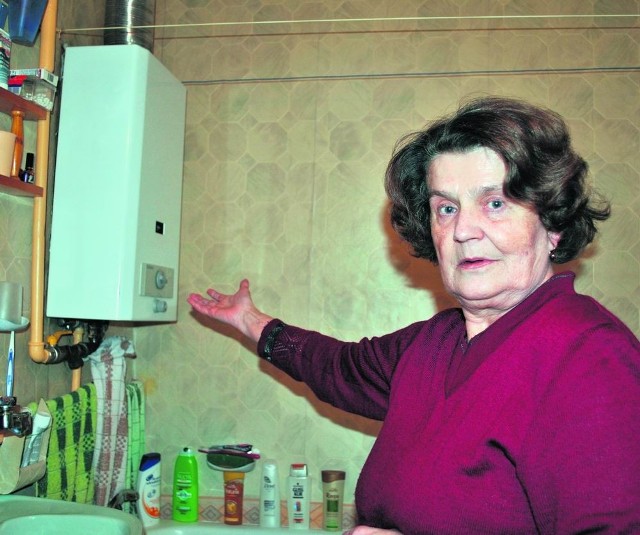 Krystyna Cydzik z Chełmka przez taki piec gazowy zatruła się tlenkiem węgla we własnej łazience