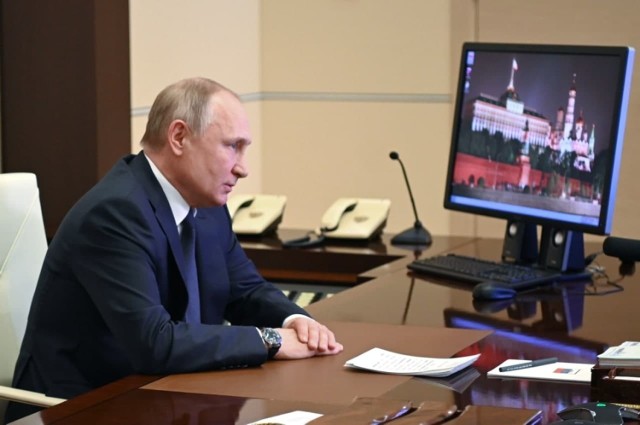 Władimir Putin jest przekonany, że Zachód wycofa się z sankcji nałożonych na Rosję