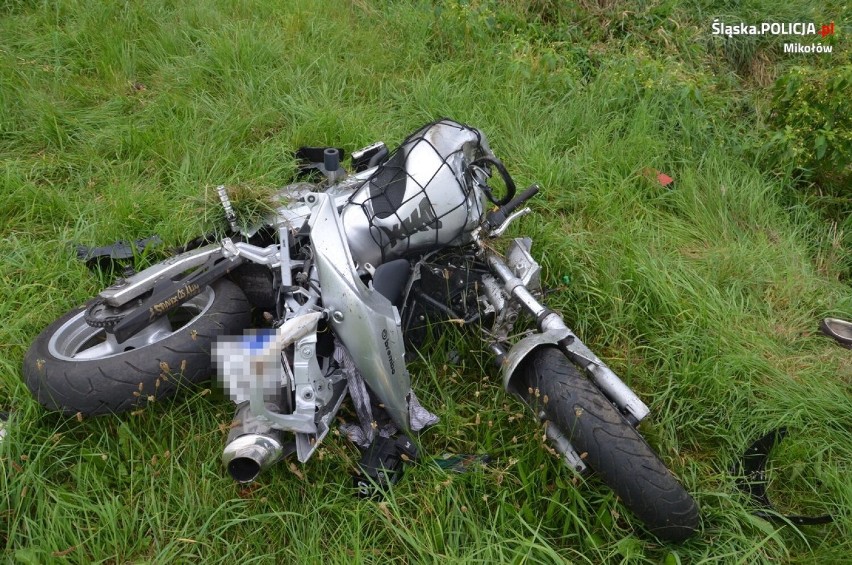 Wypadek motocyklisty w Mikołowie. To mogło zakończyć się tragedią! 19-latek wypadł z drogi