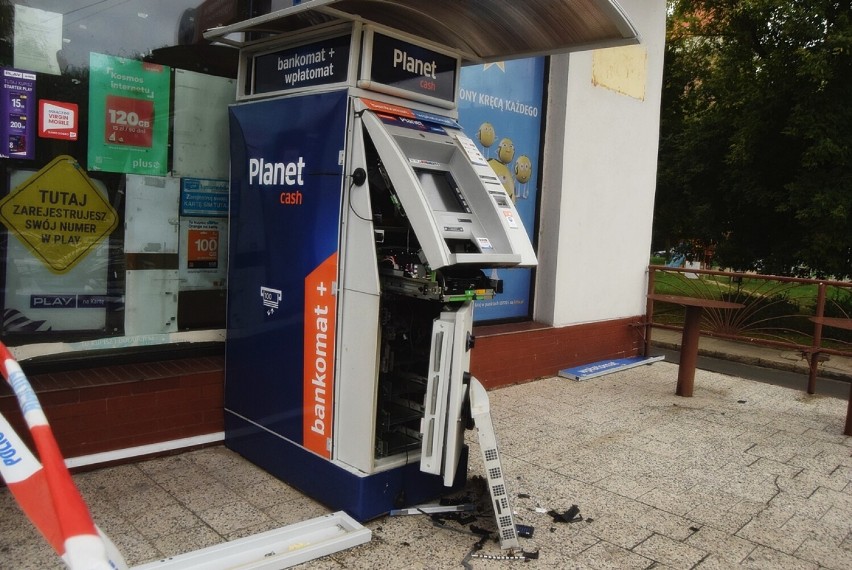 Bankomat w Bierutowie. Złodzieje wysadzili urządzenie