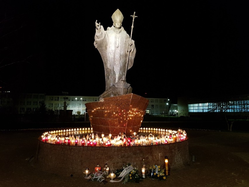 Mieszkańcy Polic wspominali 14. rocznicę śmierci Papieża-Rodaka 