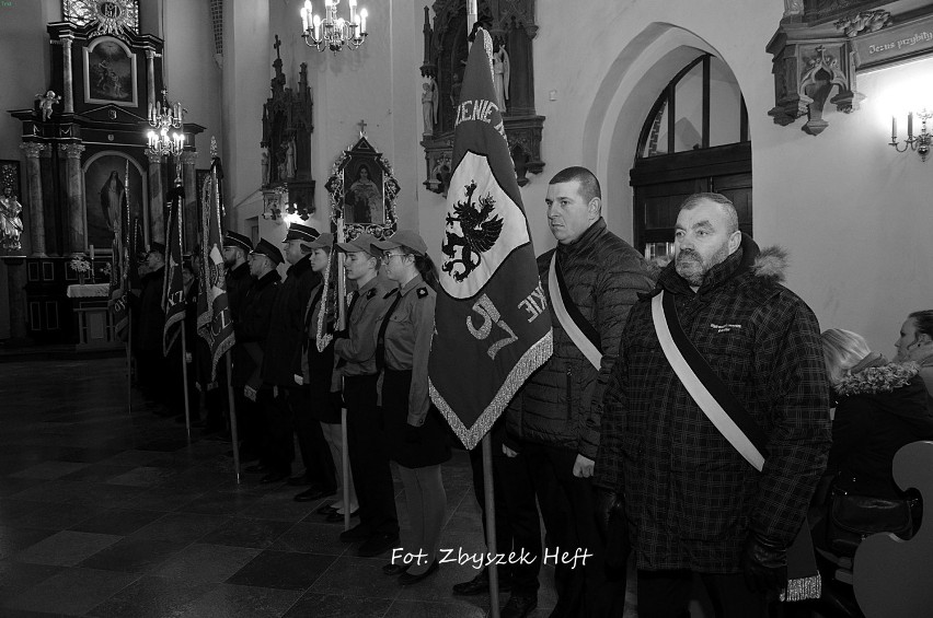 Puck: strażackie pożegnanie - pogrzeb st. kpt. Andrzeja Żalikowskiego