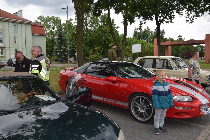 Zlot zgromadził wielu fanów motoryzacji na czterech, ale i...