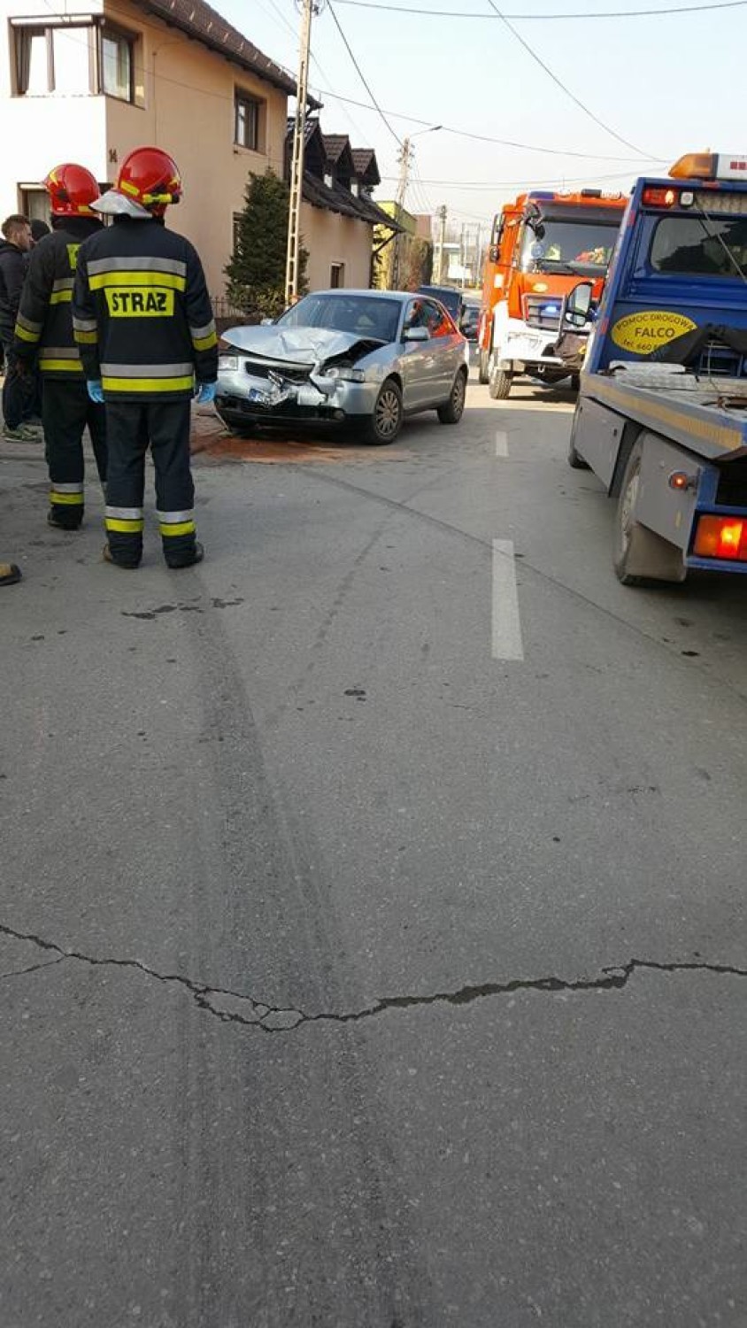 Dwa samochody zderzyły się na ulicy Nepomucena