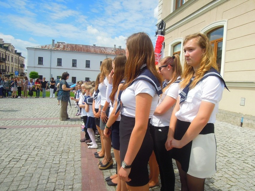 Zamość: Odsłonili kotwicę na Rynku Solnym