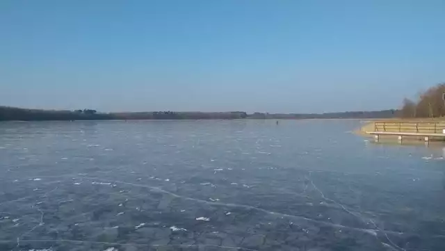 Głębokie skute lodem. Zwróćmy uwagę na dno.