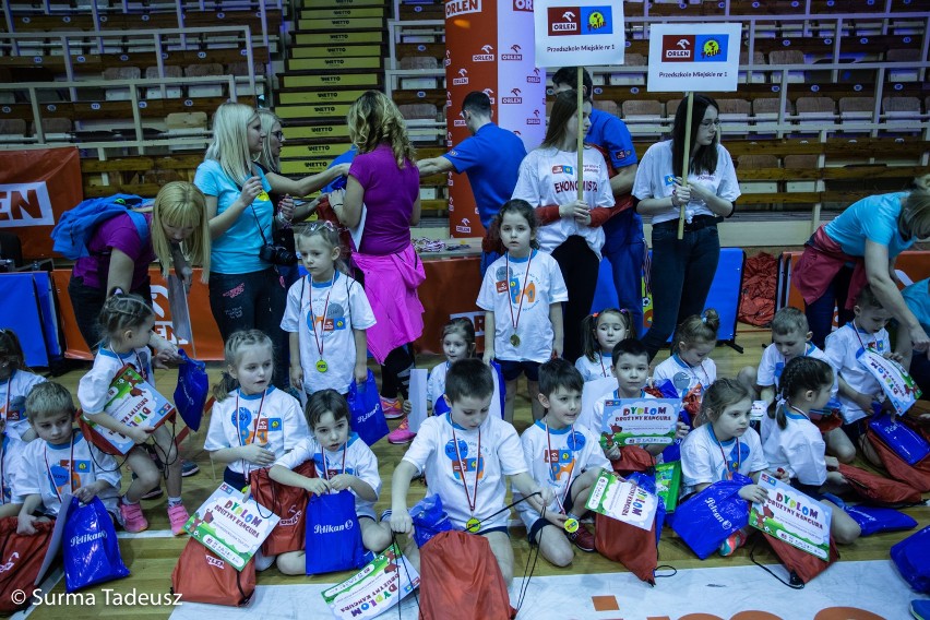 Przedszkoliada była w hali Ośrodka Sportu i Rekreacji w...