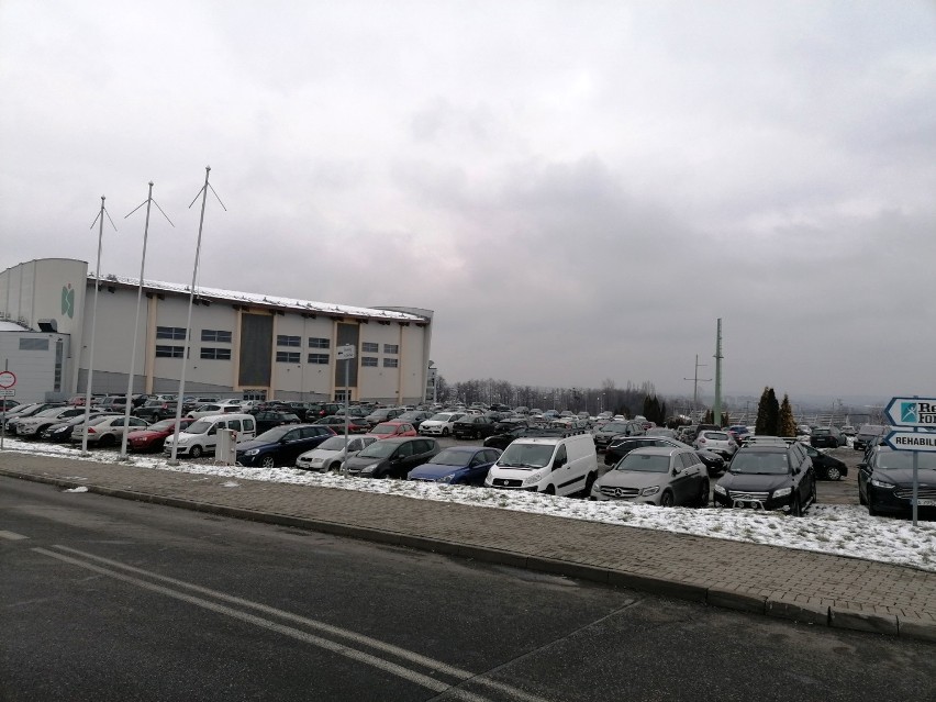 Tłumy w Beskidach na Szyndzielni, Hali Skrzyczeńskiej, w Korbielowie i Istebnej 