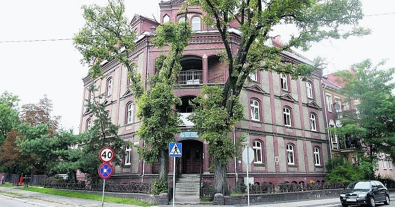 Władze Legnicy: budynek MOPS-u nie należał do parafii