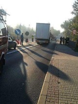 Wypadek w Przegini. Motocyklista zderzył się z ciężarówką