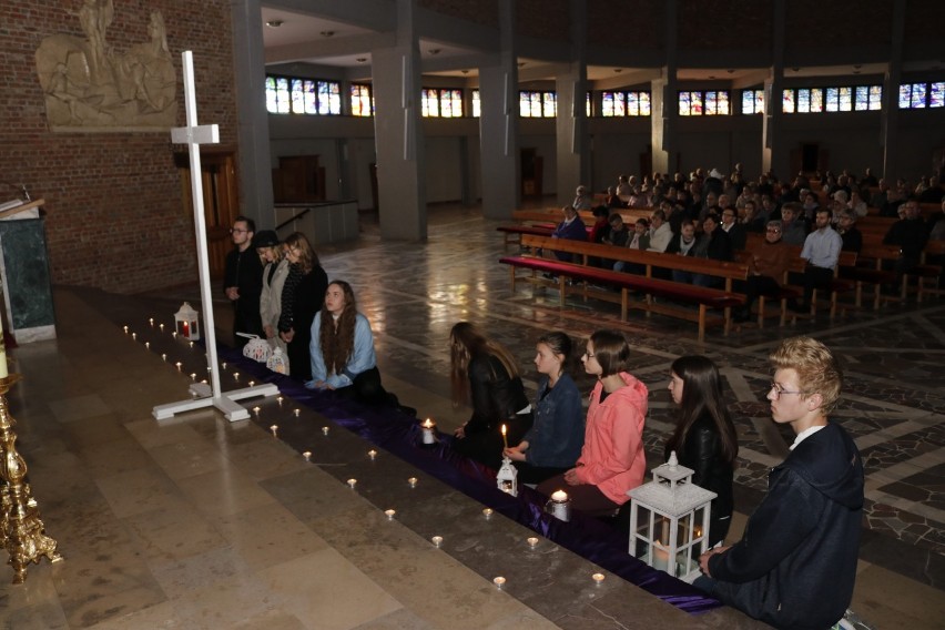 Triduum paschalne w Tczewie. Jak katolicy przygotowywali się do Świąt Wielkiej Nocy [ZDJĘCIA]