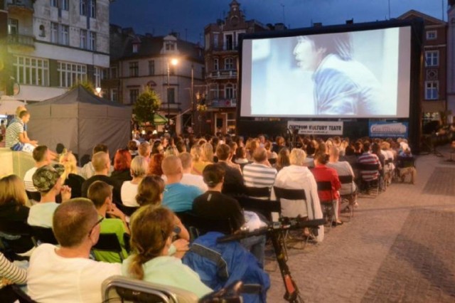 "Letnie kino pod chmurką" w Elblągu