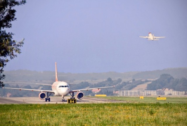 Największa ukraińska linia lotnicza AeroSvit wprowadza nowe ...