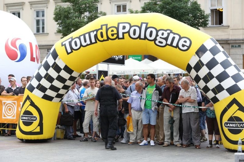 Tour de Pologne w Krakowie: Wielkie kibicowanie w Rynku [zdjęcia]