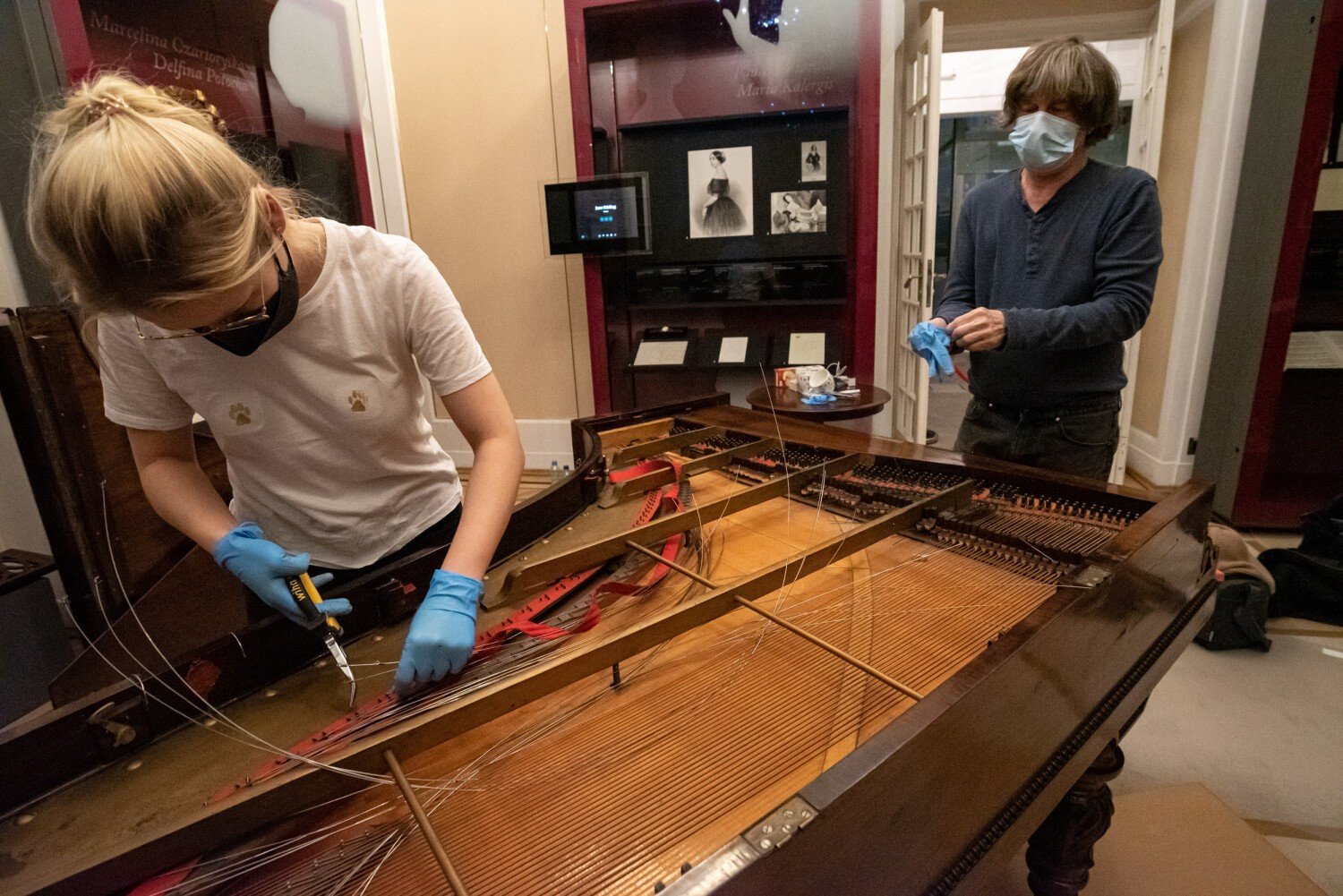 Trwa renowacja ostatniego fortepianu Fryderyka Chopina. Odwiedź muzeum i  zobacz na żywo, jak przebiegają prace | Warszawa Nasze Miasto