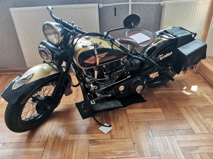 XV wystawa zabytkowych motocykli i pojazdów. 120 lat Harley Davidson