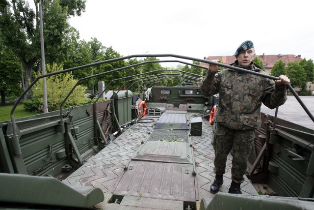 Na Śląsk wyjechał m.in. sierżant Artur Glafik, operator PTS-M