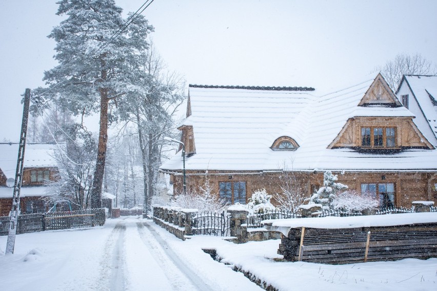 Zakopane. Pierwszy dzień kalendarzowej wiosny, a tu atak zimy [ZDJĘCIA]