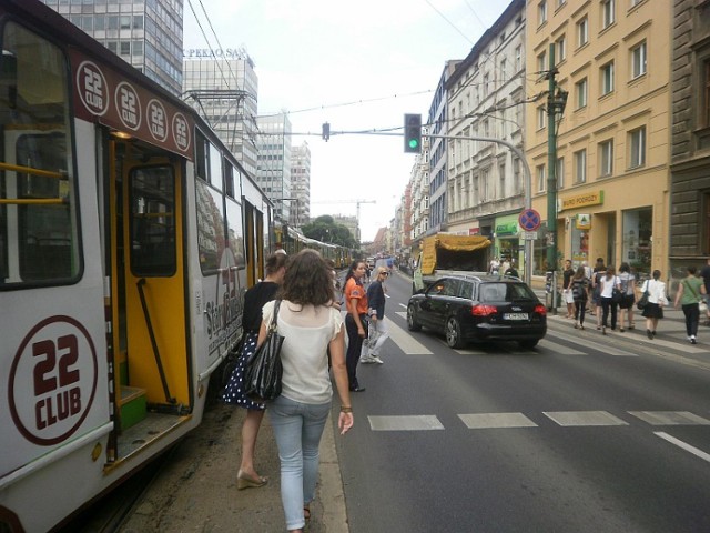 Tramwaje nie jeżdżą św. Marcinem. MPK próbuje kierować ruch ...