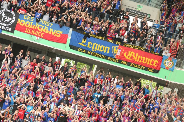 07.05.2016 warszawa lazienkowska 3 stadion legii warszawa mecz ekstraklasy legia warszawa piast gliwice pilka nozna runa finalowa nz fani kibice piasta

fot. szymon starnawski / polska press