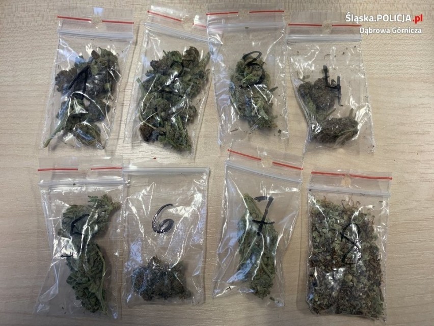 Dąbrowa Górnicza: policjanci znaleźli ponad 1 kg amfetaminy. Zatrzymali 33-letniego mężczyznę 