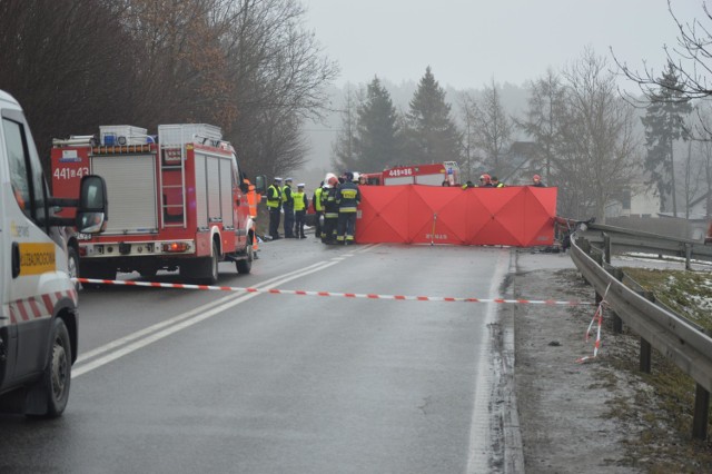 Śmiertelny wypadek w Żukowie 31.01.2019. Czołowe zderzenie na drodze krajowej nr 7. Zginęły dwie młode osoby!