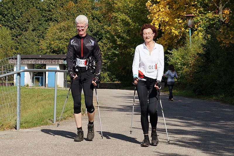 Zawodnicy nordic walking z Lublińca zaliczyli udane występy podczas maratonu w Blachowni