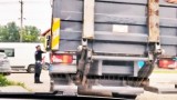 Ciężarówki niszczą ulice Tomaszowa. Policja wznowiła kontrole - ZDJĘCIA
