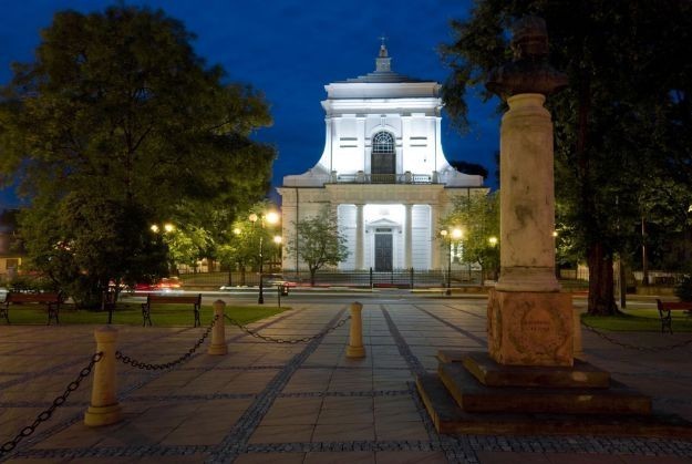 Kościół pw. św. Stanisława Biskupa Męczennika &#8211; kościół murowany w stylu barokowym, z elementami neoklasycyzmu, w Siedlcach przy ulicy Floriańskiej 3