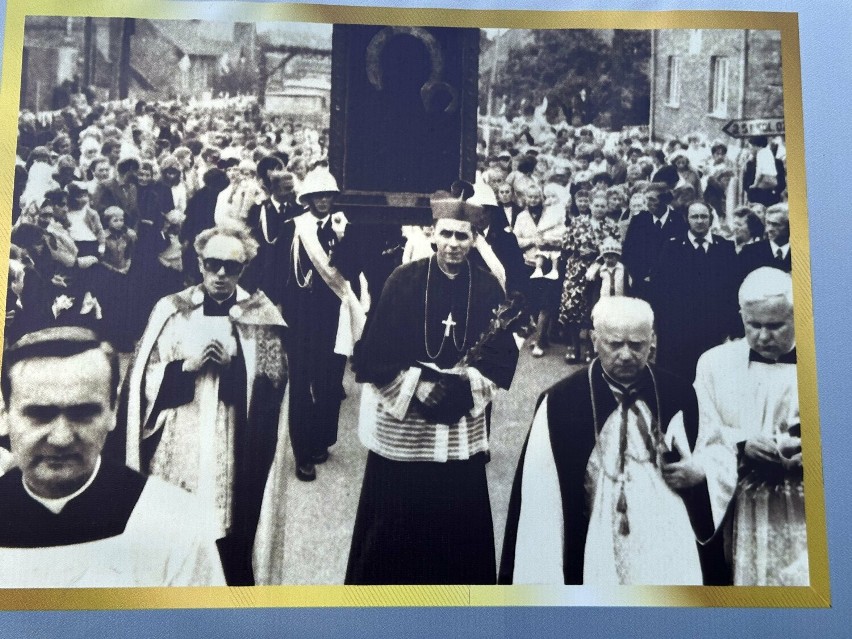 Peregrynacja obrazu MB Jasnogórskiej. Dzisiaj obraz powita parafia w Gaszynie 