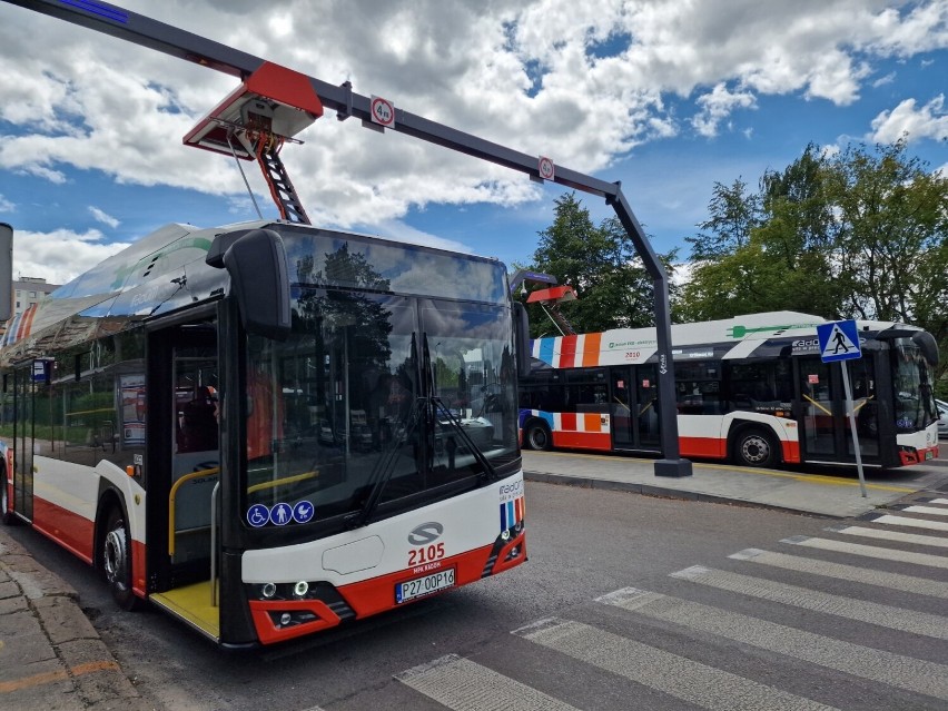 Kolejne nowe elektryczne autobusy trafiły do floty radomskiego przewoźnika. W sumie jest ich już 25
