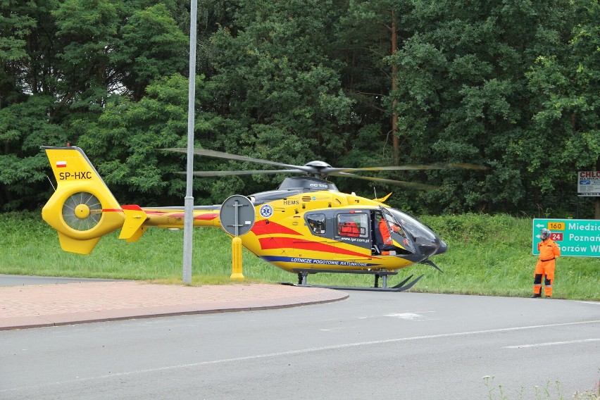 W Bielsku pod Międzychodem lądował helikopter Lotniczego...