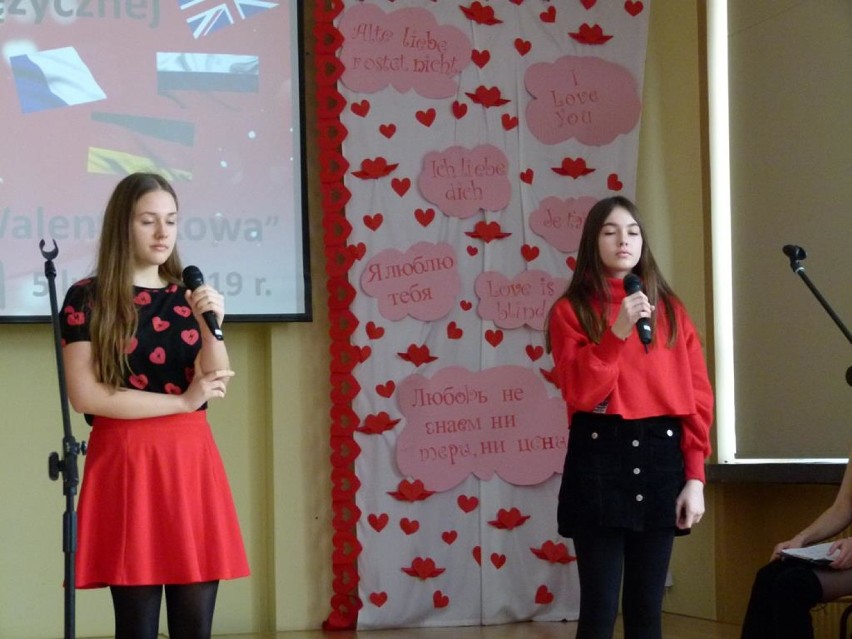 Walentynkowe piosenki w Zespole Szkół Zawodowych nr 1 w Zduńskiej Woli