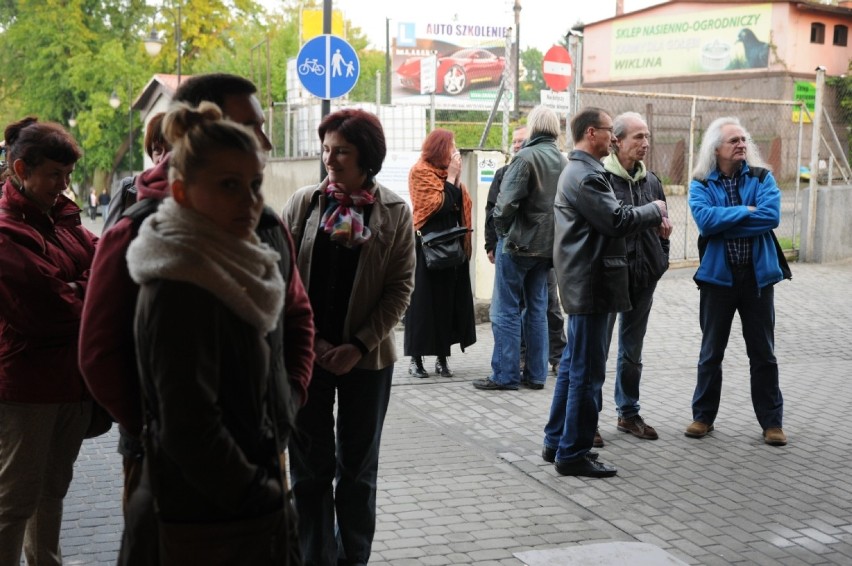 Śrem: koncert grupy &jazz na promenadzie pod mostem...