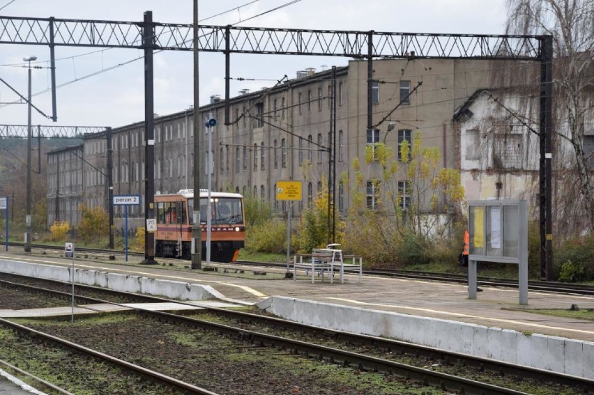 Szefowie PKP oglądali i opowiadali o postępach prac na linii kolejowej Poznań-Piła (ZDJĘCIA)