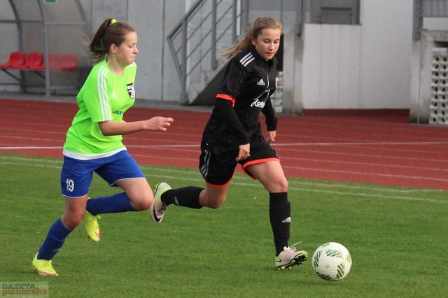 W meczu trzeciej ligi piłki nożnej kobiet WAP Włocławek pokonał Wisłę Grudziądz 8:0.