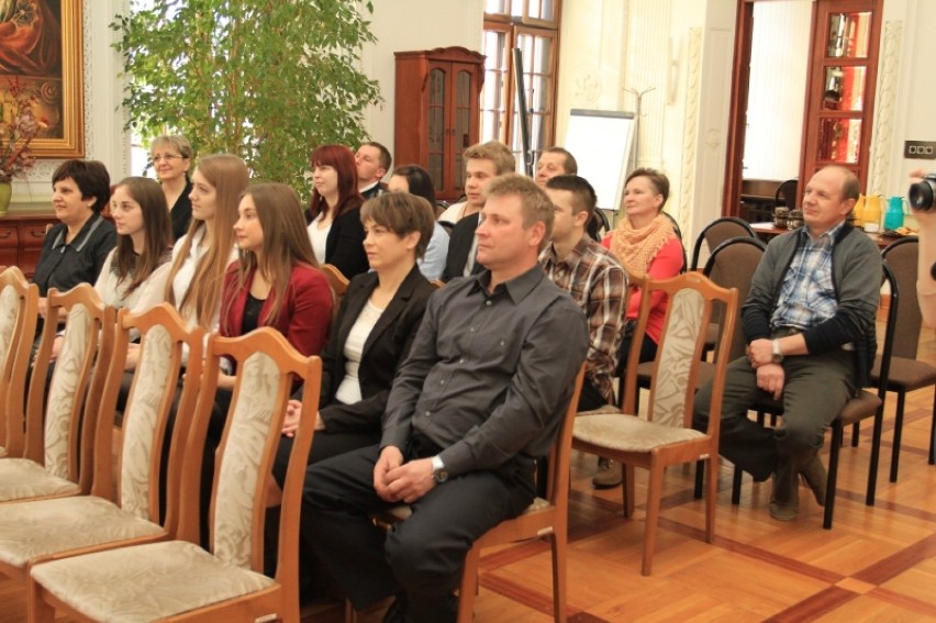 8 uczniów otrzymało stypendia starosty lubartowskiego.