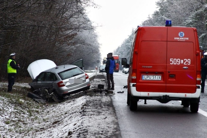 Zderzenie 5 aut na trasie Ryki - Żyrzyn. 8 osób rannych