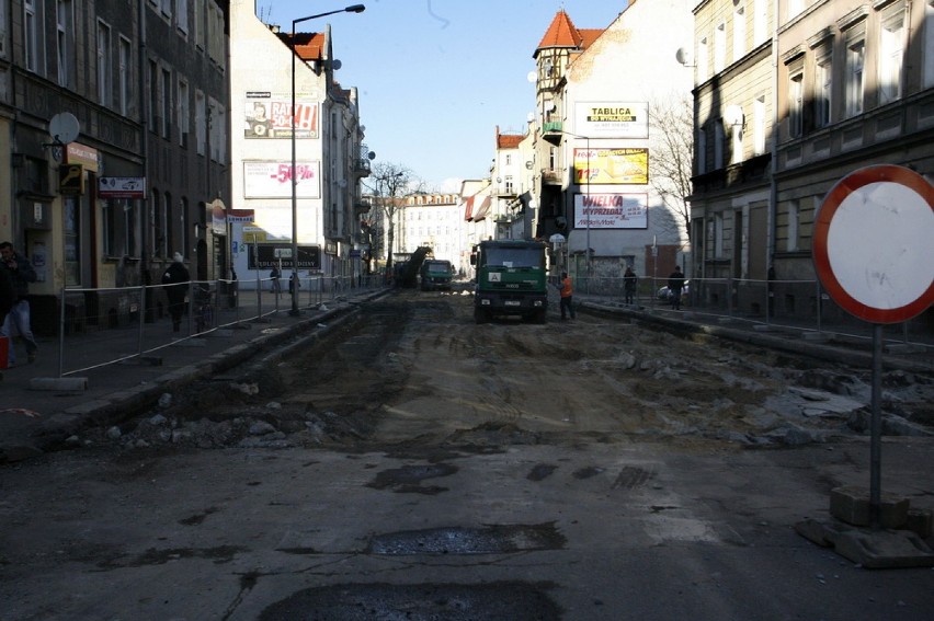 Remont ulicy Jaworzyńskiej w Legnicy (ZDJĘCIA)