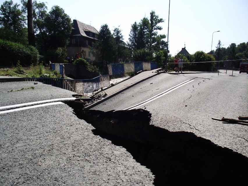 Jelenia Góra: Odbudują mosty zniszczone przez powódź w Maciejowej