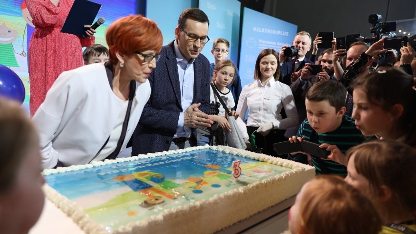 Mateusz Morawiecki podsumował w Puławach 3-lecie programu „Rodzina 500+"