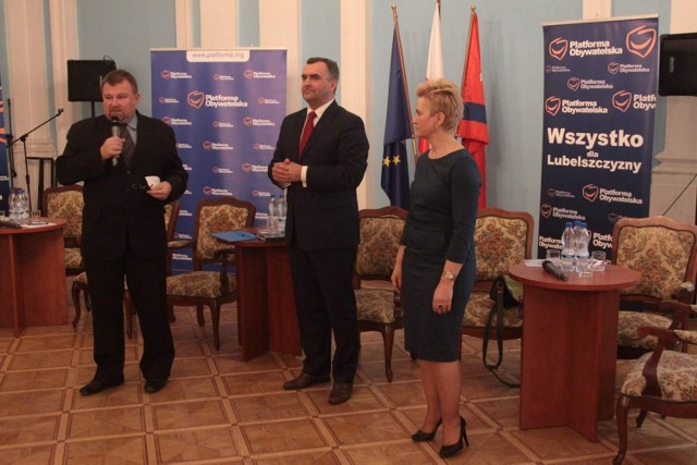 "POrozmawiajmy o Lubelszczyźnie": Minister skarbu (na zdjęciu w środku) odwiedzi Kraśnik.