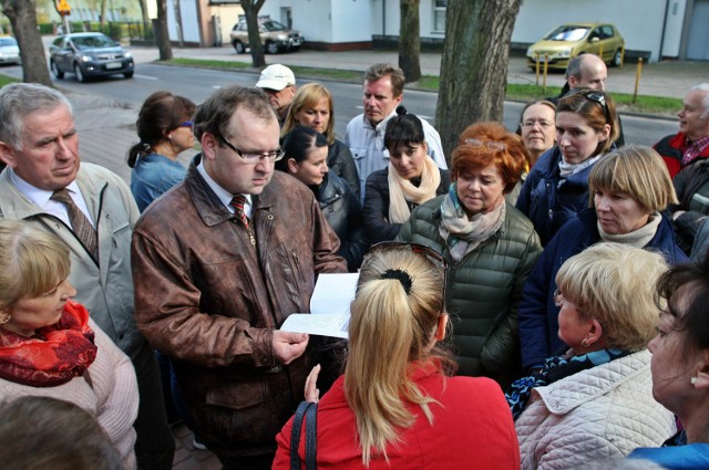 Mieszkańcy ul. Witomińskiej obawiają się sąsiedztwa krematorium.