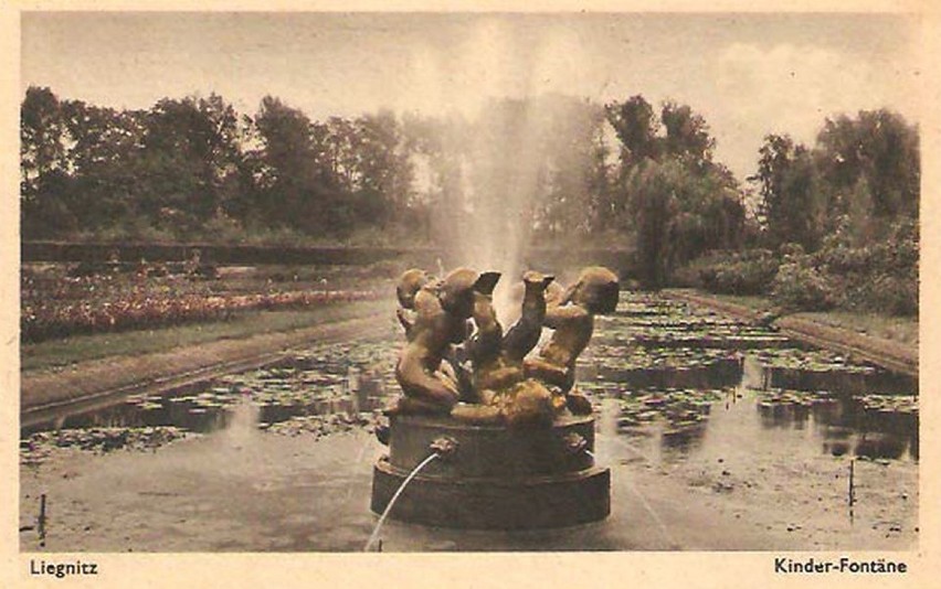 Nieistniejąca dziś fontanna nazywana Kinderbrunnen lub...