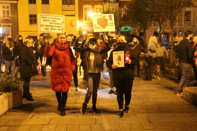 Od kilku dni w Międzychodzie, Sierakowie i Kwilczu trwają protesty mieszkańców.