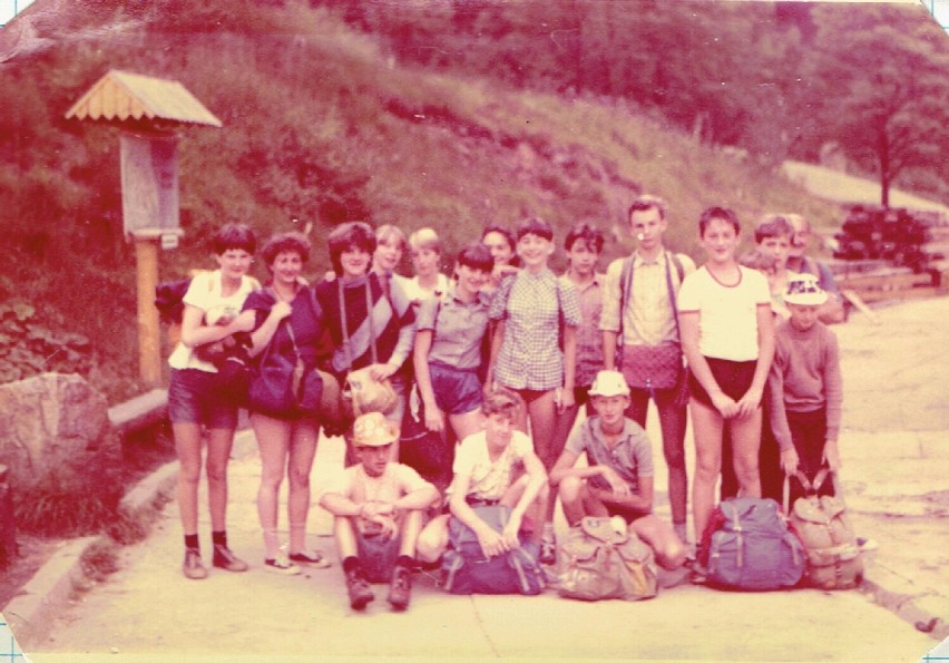 Młodzi chodzieżanie w czasie wakacji w 1985r
