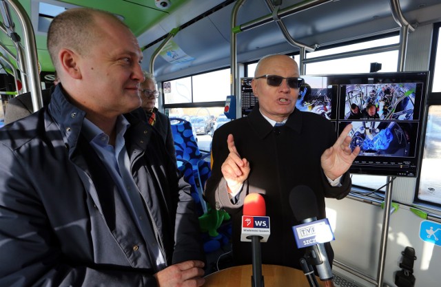 Umowę podpisaliPiotr Krzystek, prezydent Szczecina i   Wiesław Cieśla, reprezentujący Solaris Bus&Coach SA.