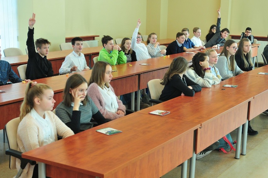 Świdnica: 180 uczniów wzięło udział w Lekcjach Obywatelskich (ZDJĘCIA)