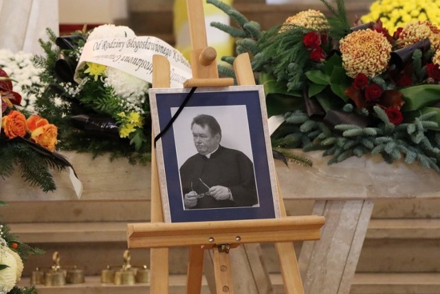 Ksiądz Mirosław Dragiel zmarł 30 października. Od ponad 20 lat pełnił posługę jako kapelan policji na Mazowszu.