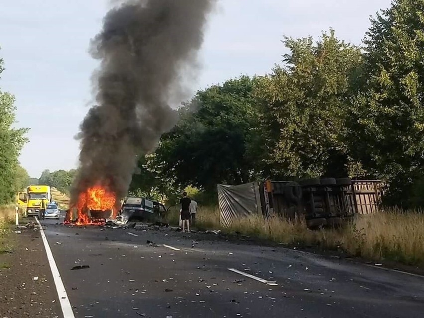 Śmiertelny wypadek na drodze krajowej nr 10. Przejazd zablokowany [OBJAZDY]